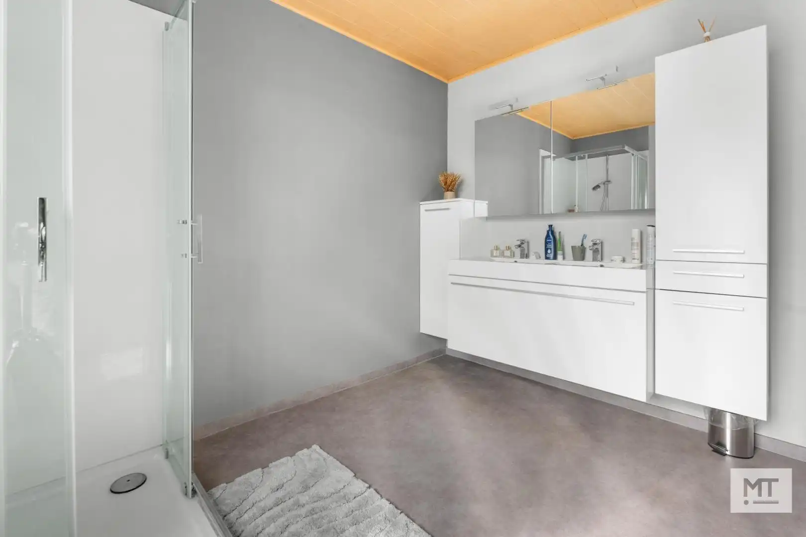 Opbrengsteigendom bestaande uit handelsruimte en 2 appartementen in centrum Beselare foto 9