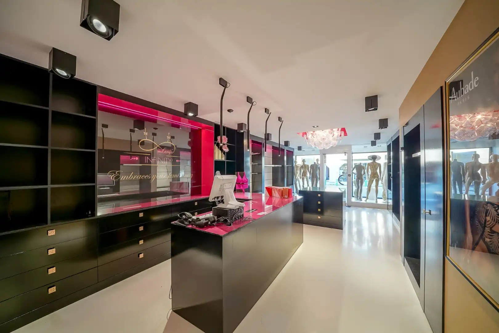 Ruime eengezinswoning in centrum Oudenburg met handelsruimte op gelijkvloers. foto 26