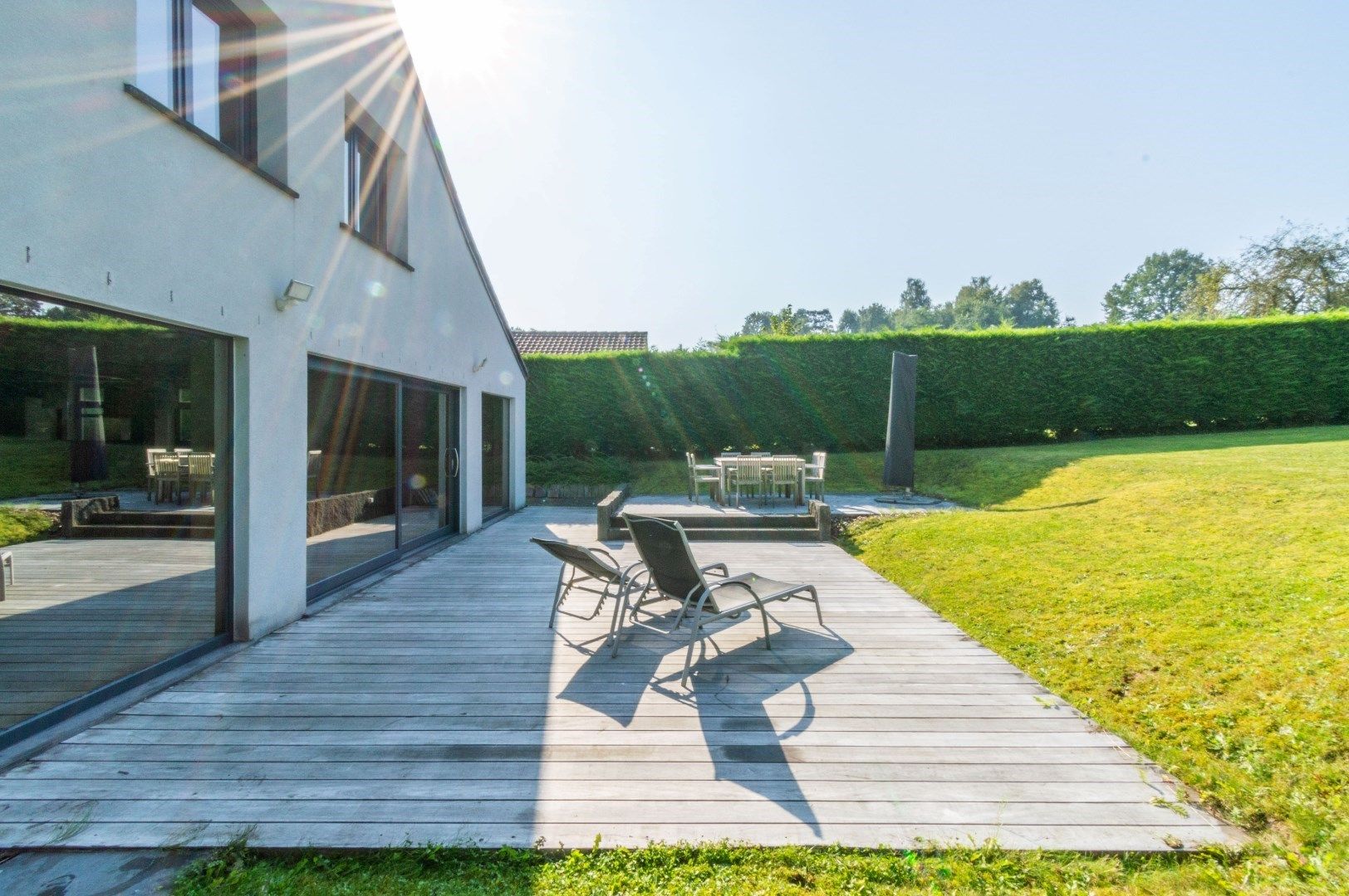  Ruime en integraal vernieuwde villa met zuid-tuin ! foto 6