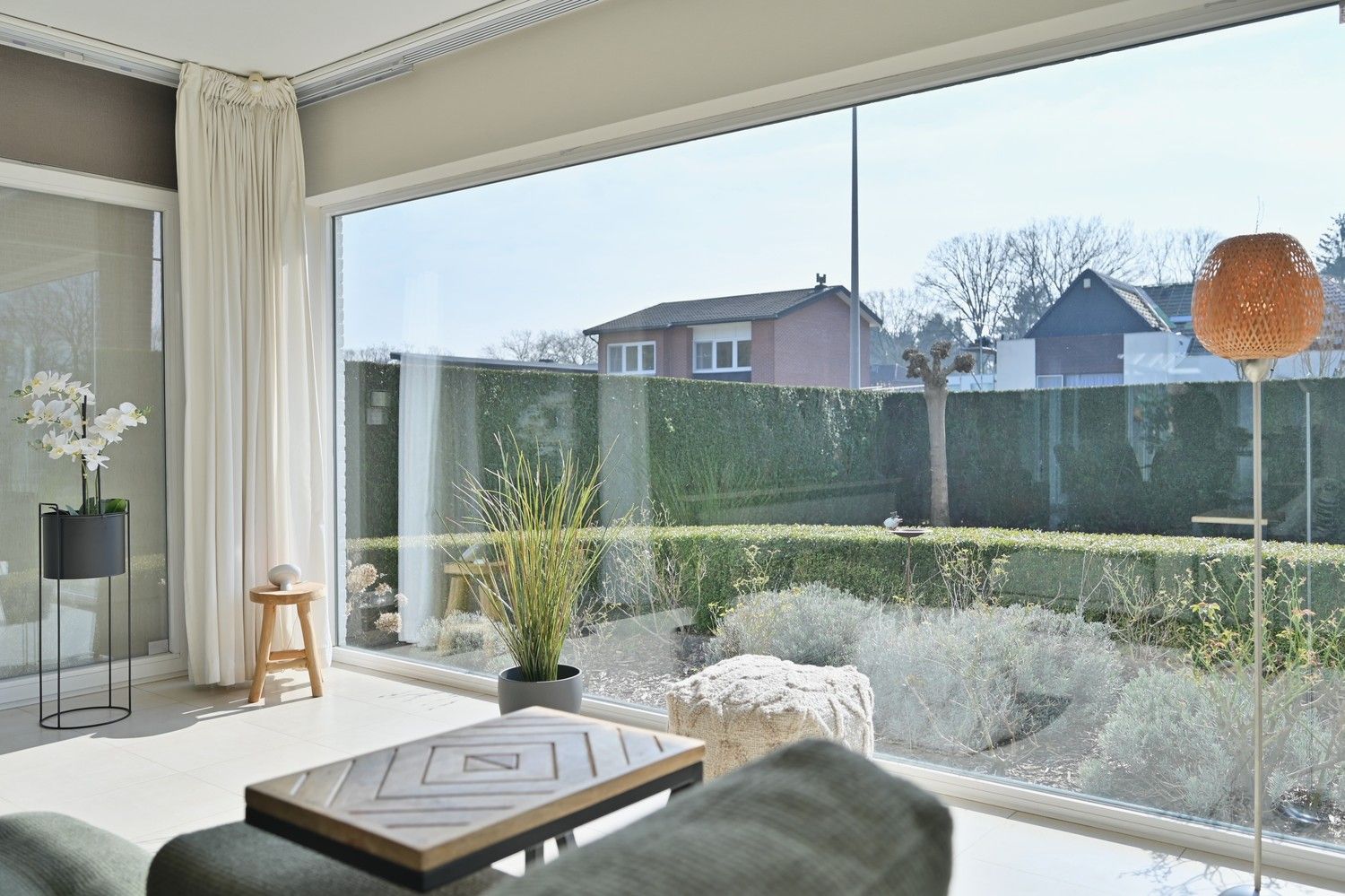 Moderne split-level bungalow met 4 slaapkamers en 2 badkamers, op prachtige bosrijke locatie te Lanaken-Neerharen foto 6