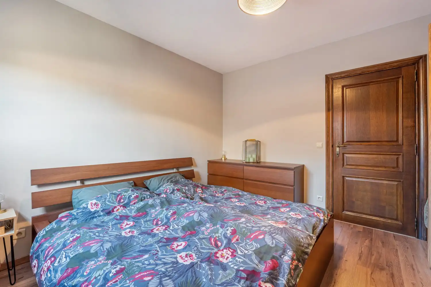 Goed gelegen, halfopen en energiezuinige woning met 3 slaapkamers, een bureau en een oprit met een garage te Kessel-Lo! foto 16