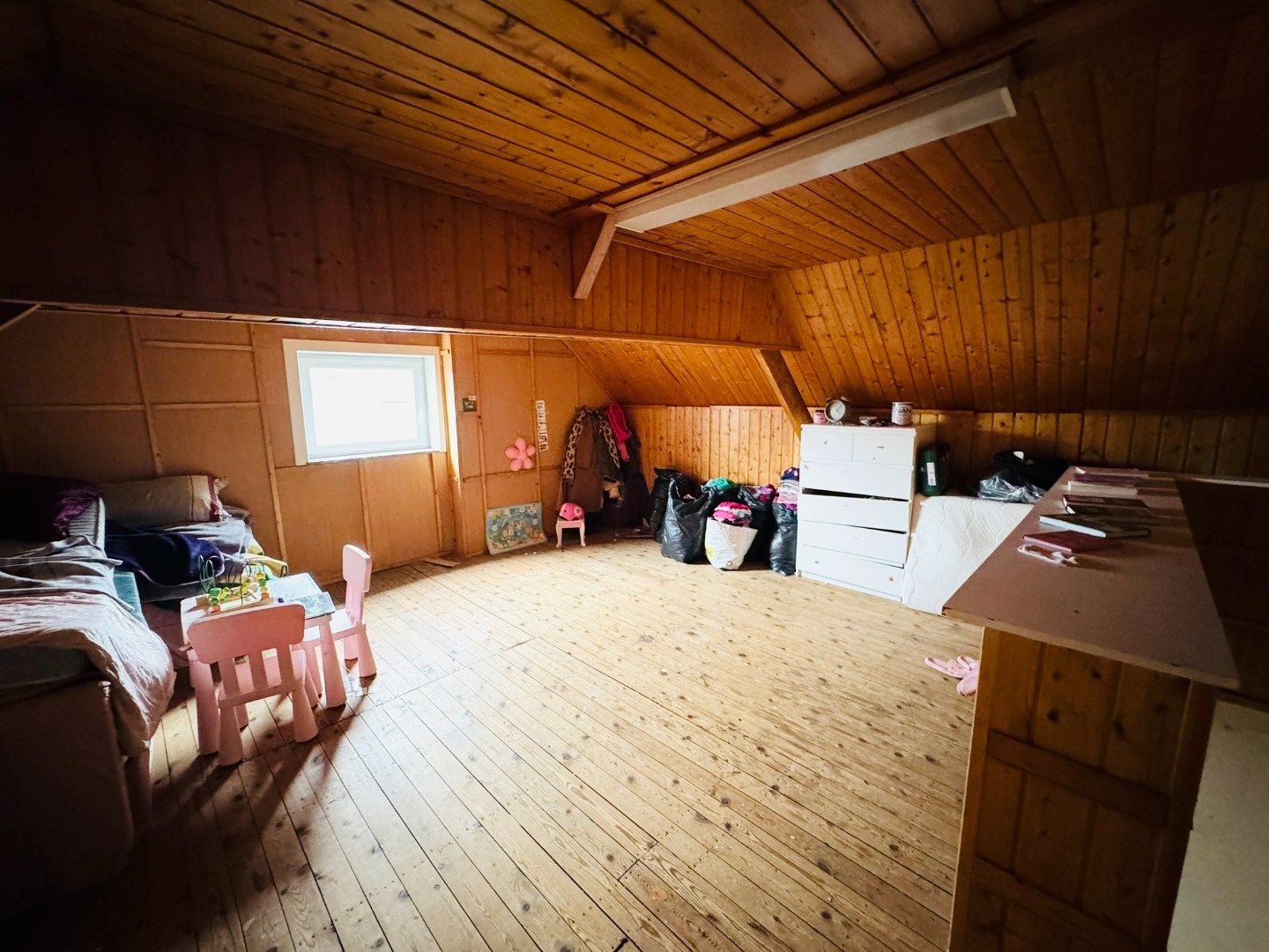Rustig gelegen woning met 4 slaapkamers in Uitbergen  foto 12