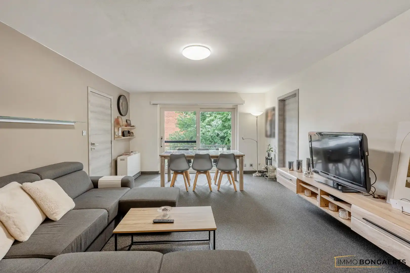 Gemeubeld appartement met 2 slaapkamers foto 4