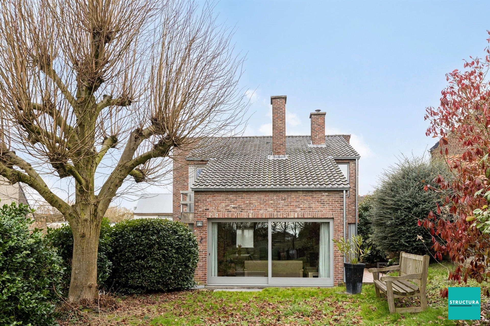 Woning op toplocatie met achterliggend groen foto 2