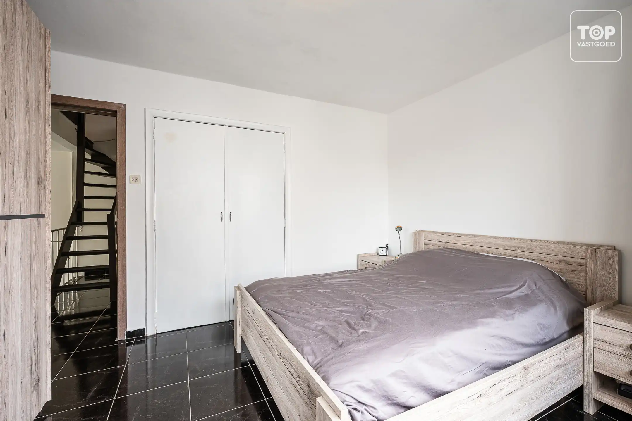 Instapklare HOB met 4 slaapkamers en tuin foto 13