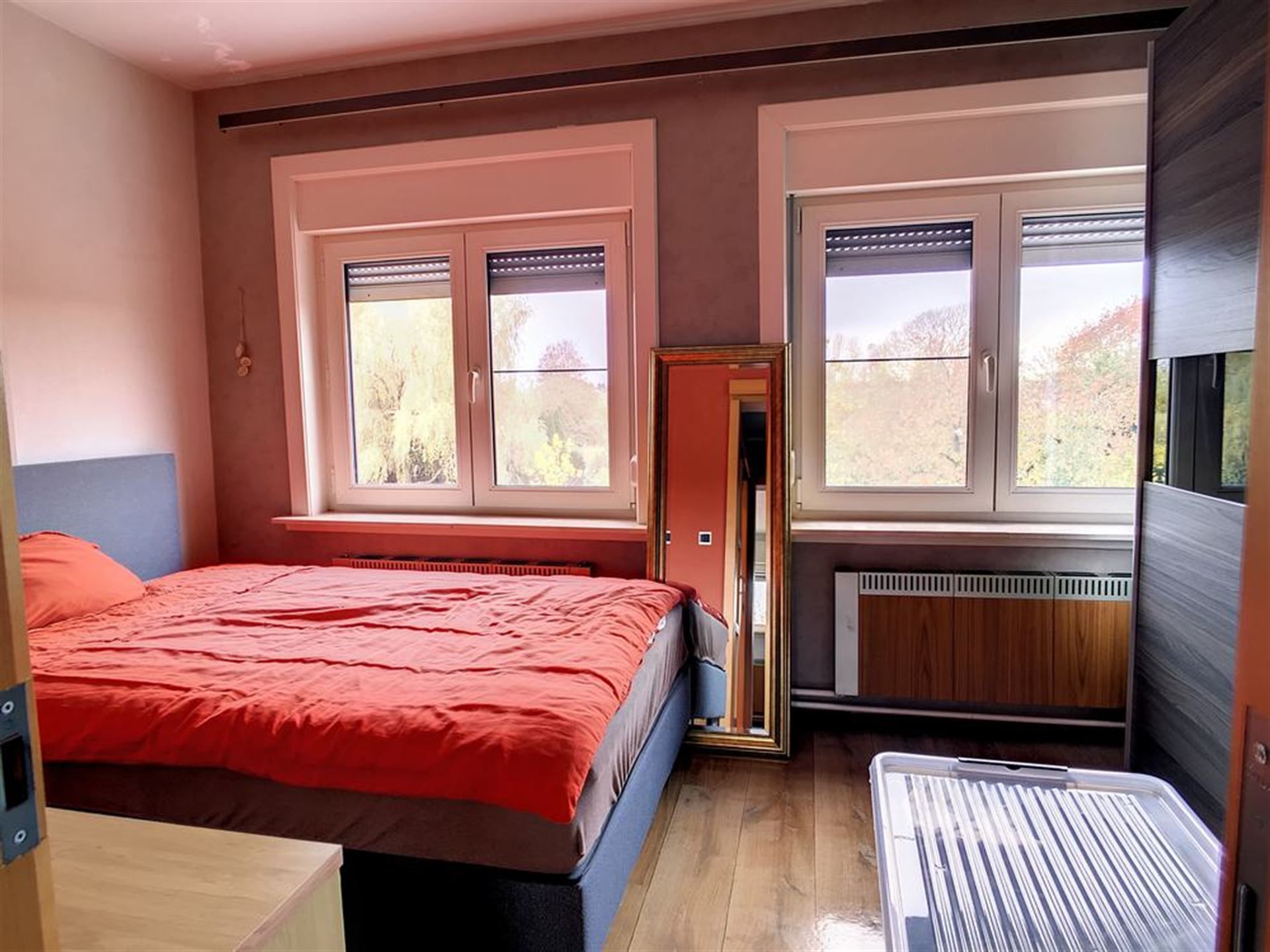 Bel-étage met 2 ruime slaapkamers en garage foto 5