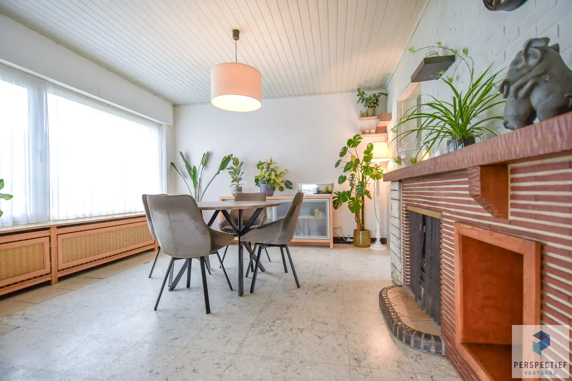 RUIME LICHTRIJKE WONING met 3 SLPKS, GARAGE en grote TUIN foto 5