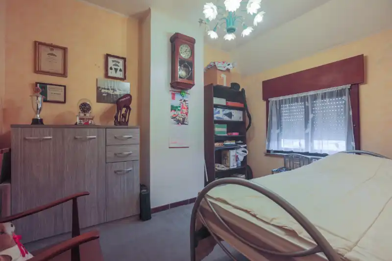 VERKOOP OP LIJFRENTE. Centraal gelegen woning met 2 slaapkamers en tuin. foto 8