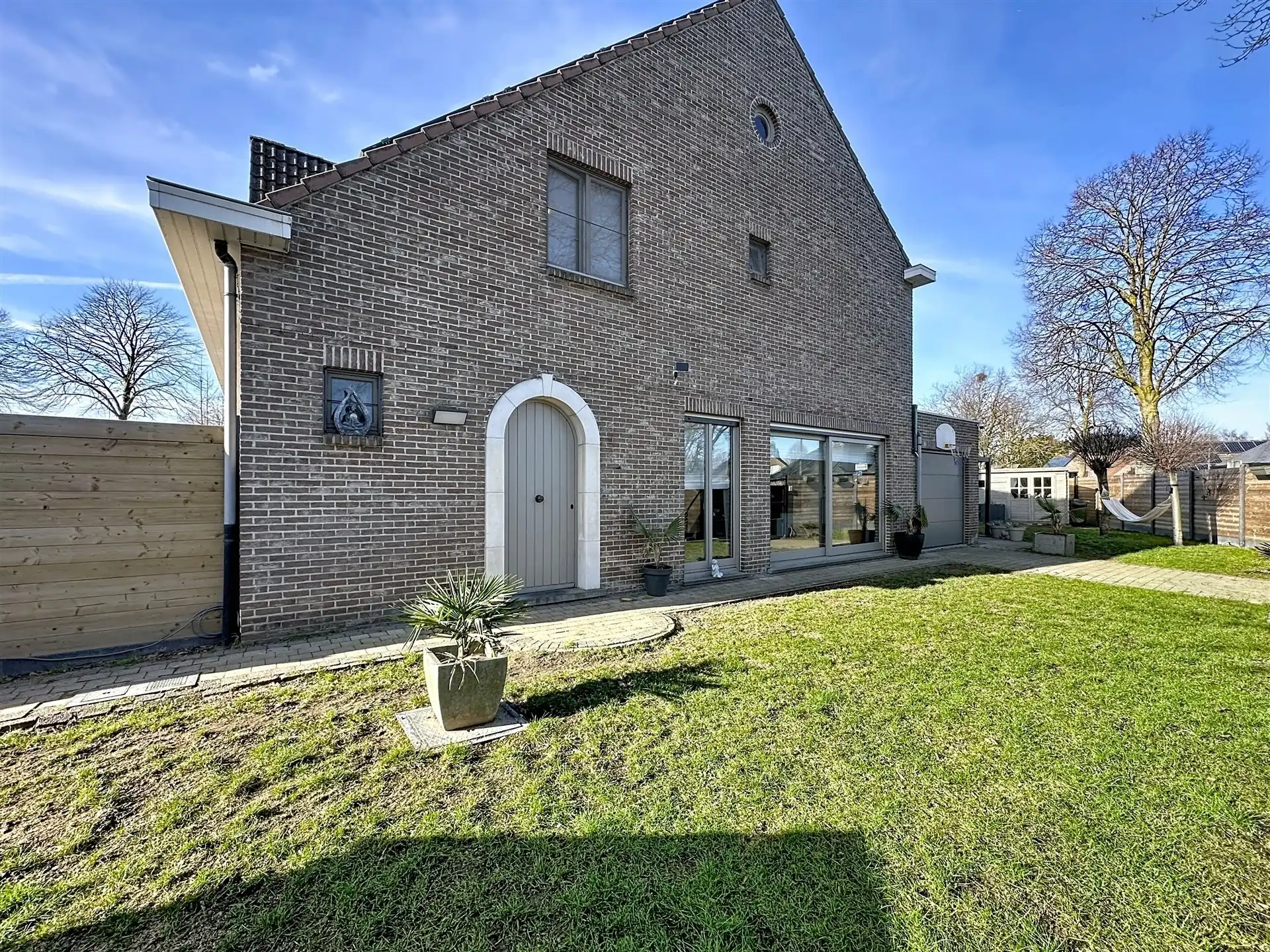 Recente half-open bebouwing met 4 slaapkamers gelegen in zeer aantrekkelijke wijk foto 23