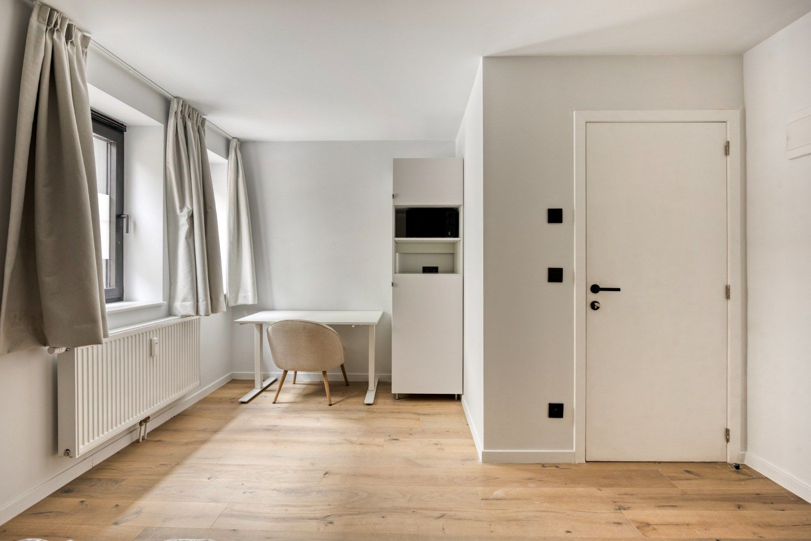 Volledig gerenoveerde en gemeubelde studentenkamers met privé-sanitair.  foto 11
