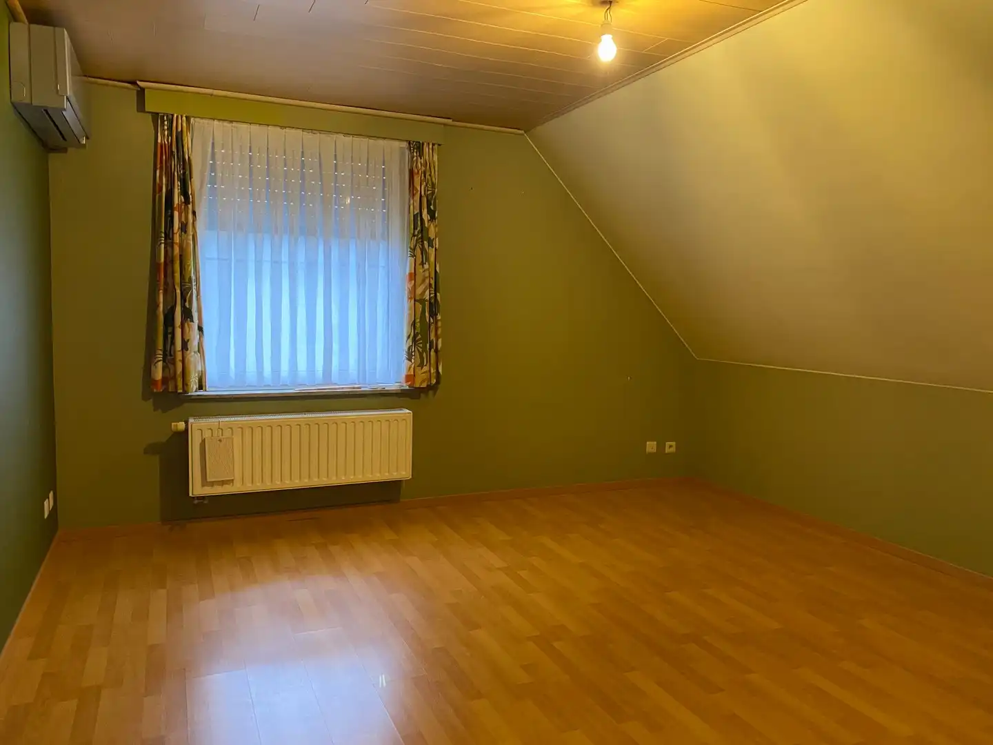 Ruime villa met tuin en zwembad op rustige ligging in Eeklo foto 13