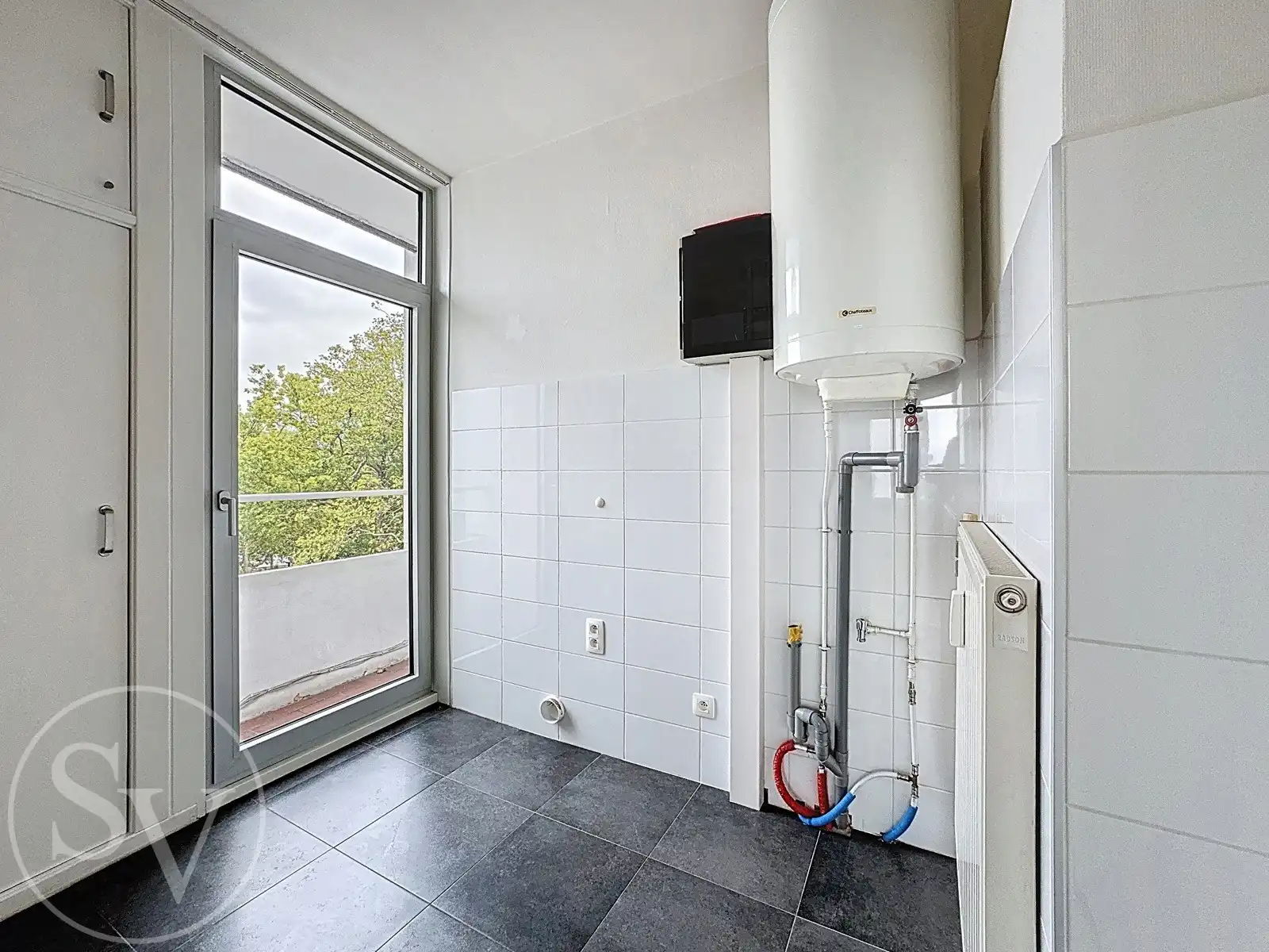 Appartement met 2 slaapkamers, balkon en garage. foto 11