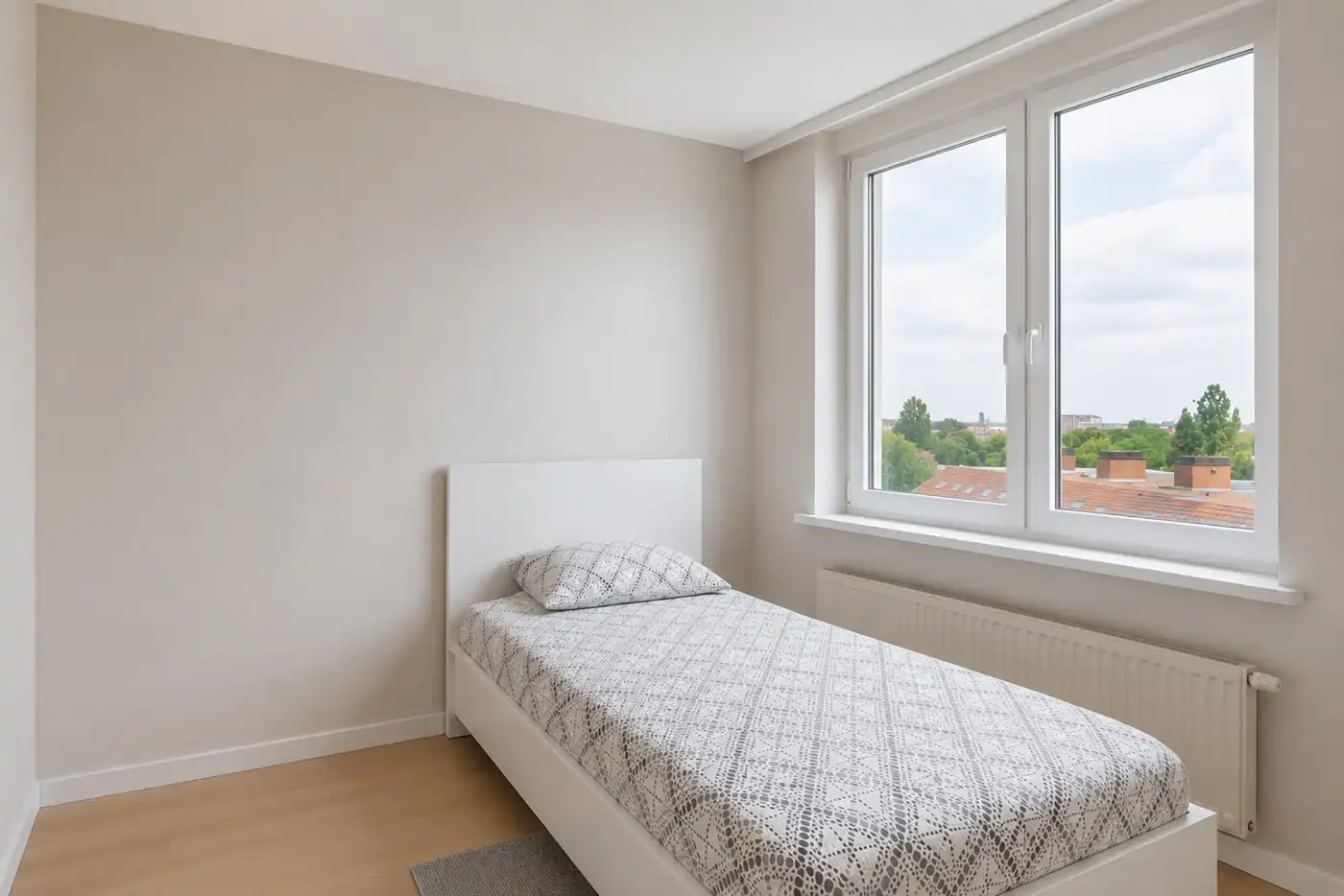 Ruim 3-slpk. appartement met terras en prachtig zicht in Berchem foto 14