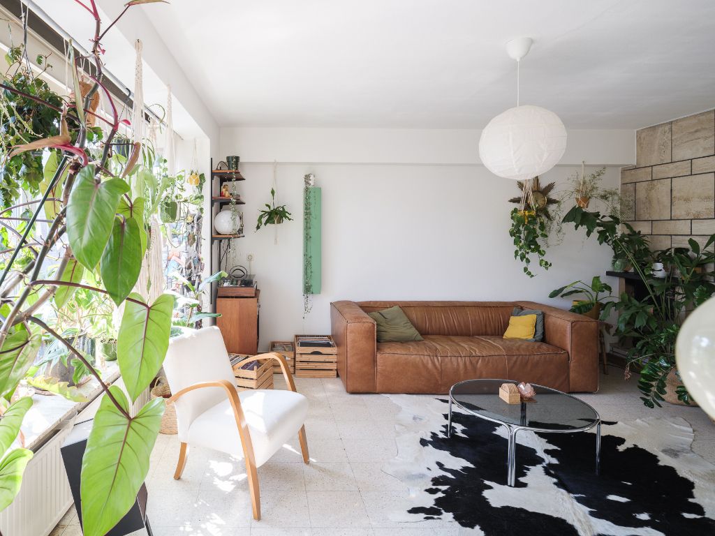 Lichtrijk en ruim 2 slpk appartement op fietsafstand van Gent centrum en wandelafstand van het natuurpark Bourgoyen-Ossemeersen. Een echte opportuniteit door zijn ligging, prijs en potentieel! foto {{pictureIndex}}
