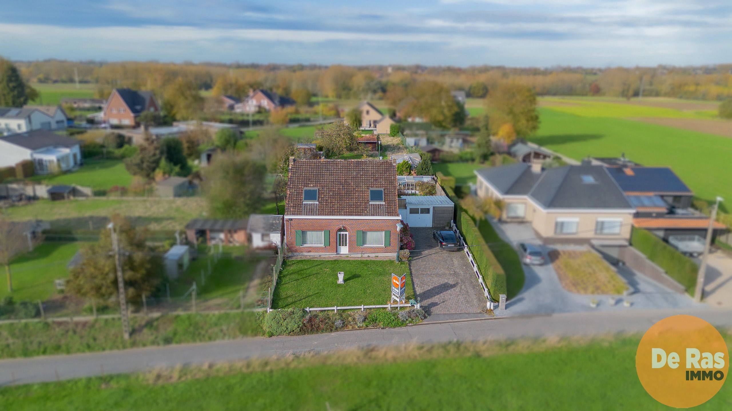 STRIJPEN - Stevige hob met grote tuin en heel wat potentieel foto 2