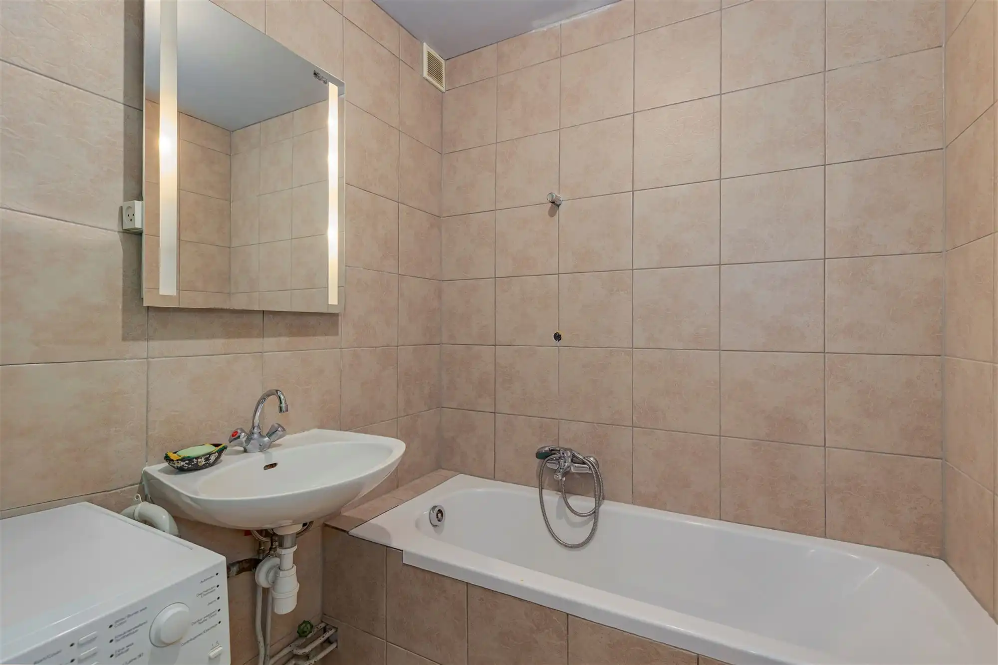 Instapklaar appartement met 2 slaapkamers in een rustige woonwijk te Deurne foto 17