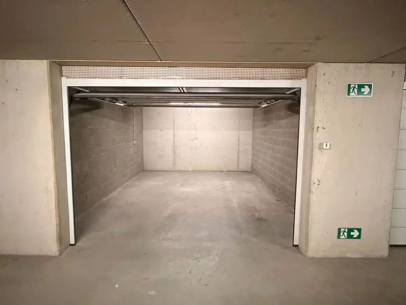 Ondergrondse, zeer ruime garagebox te huur in centrum Leuven foto 2