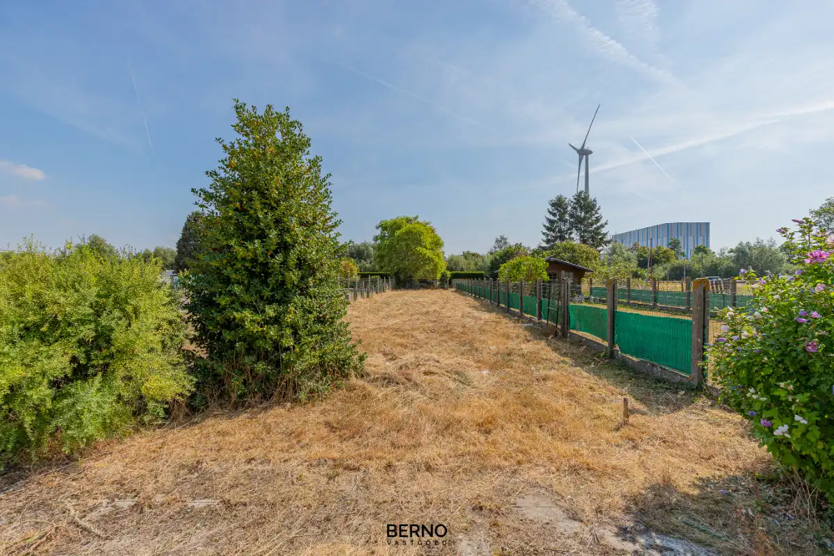 Landelijk gelegen renovatiewoning op 706 m² foto 15