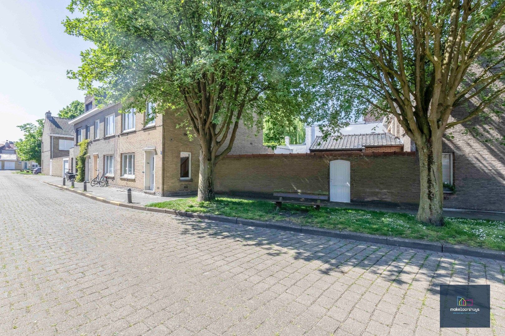 Centraal gelegen halfopen bebouwing met stadskoer foto 24