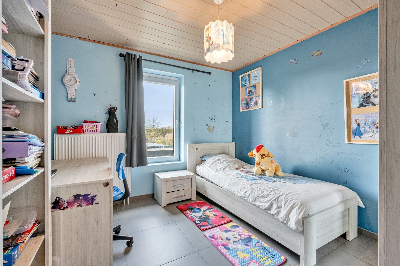 Moderne halfopen bebouwing met garage en tuin foto 8