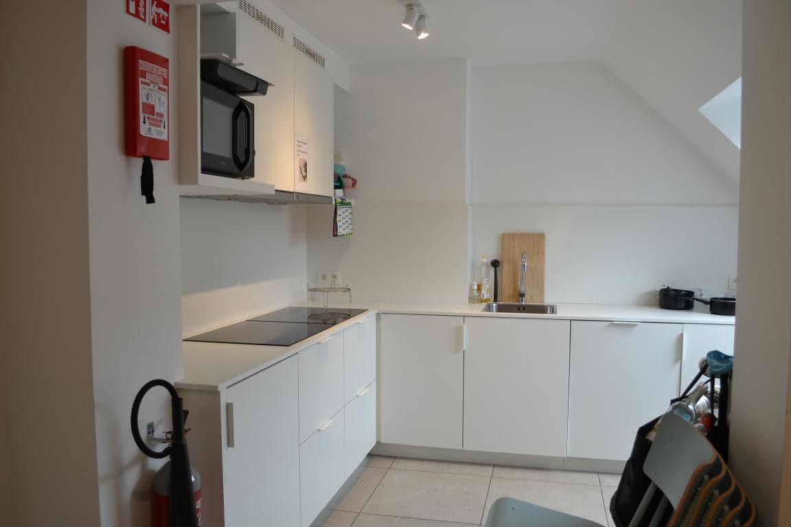 Volledig gerenoveerde studentenkamer foto 12