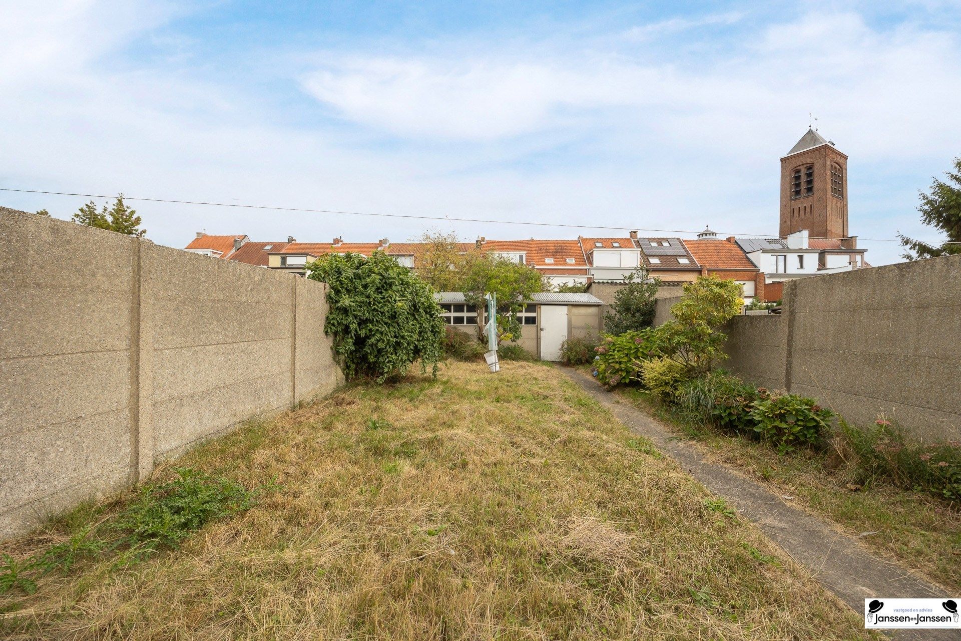 Ruime woning met 4 slaapkamers in een gezellige wijk in Merksem! foto 24