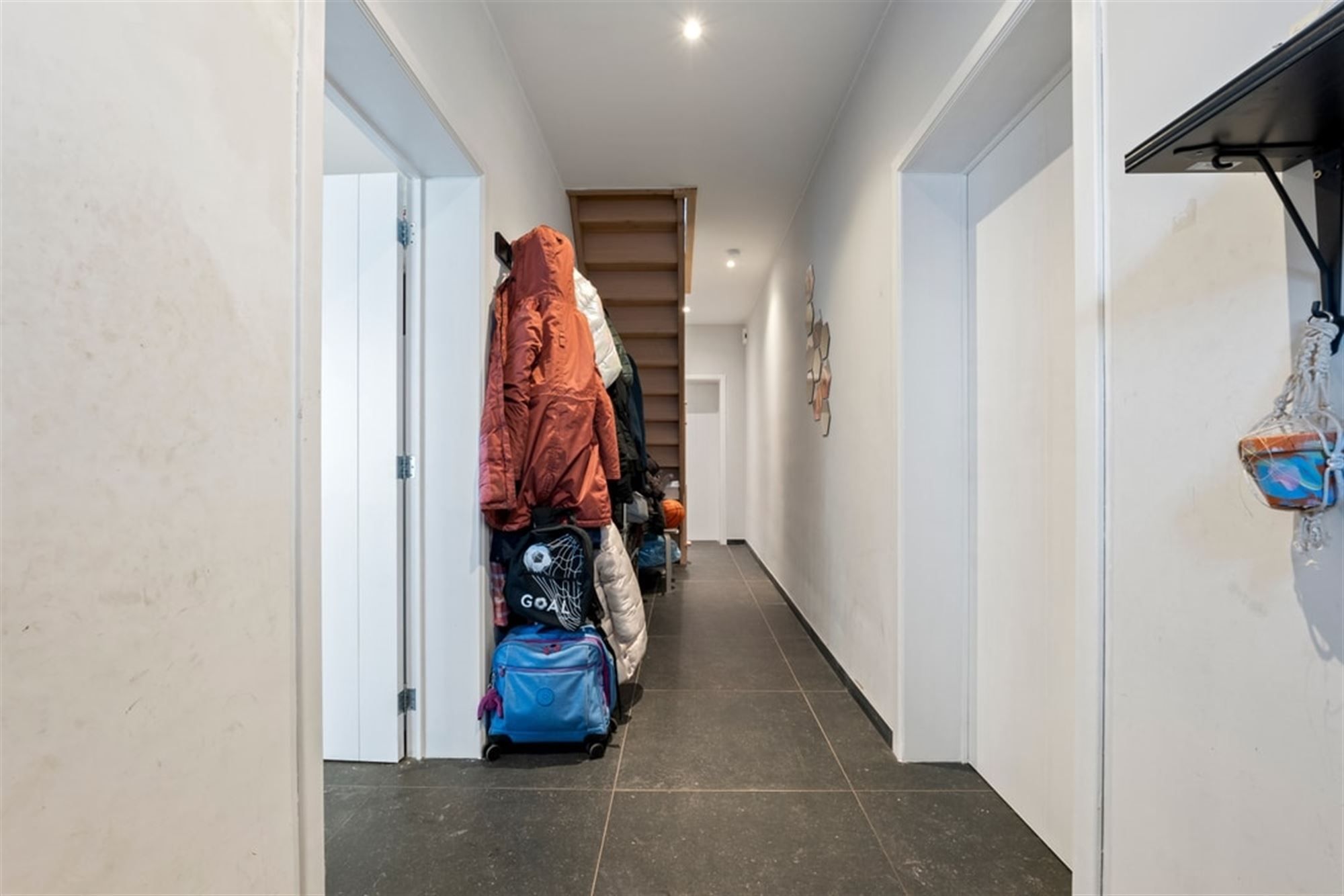 GEZELLIGE GEZINSWONING MET VEEL POTENTIEEL EN EEN RUIME GARAGE IN BORGLOON  foto 6