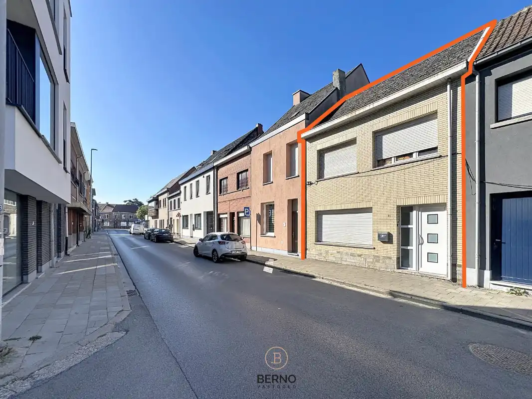 Te renoveren woning met 4 slaapkamers foto 2
