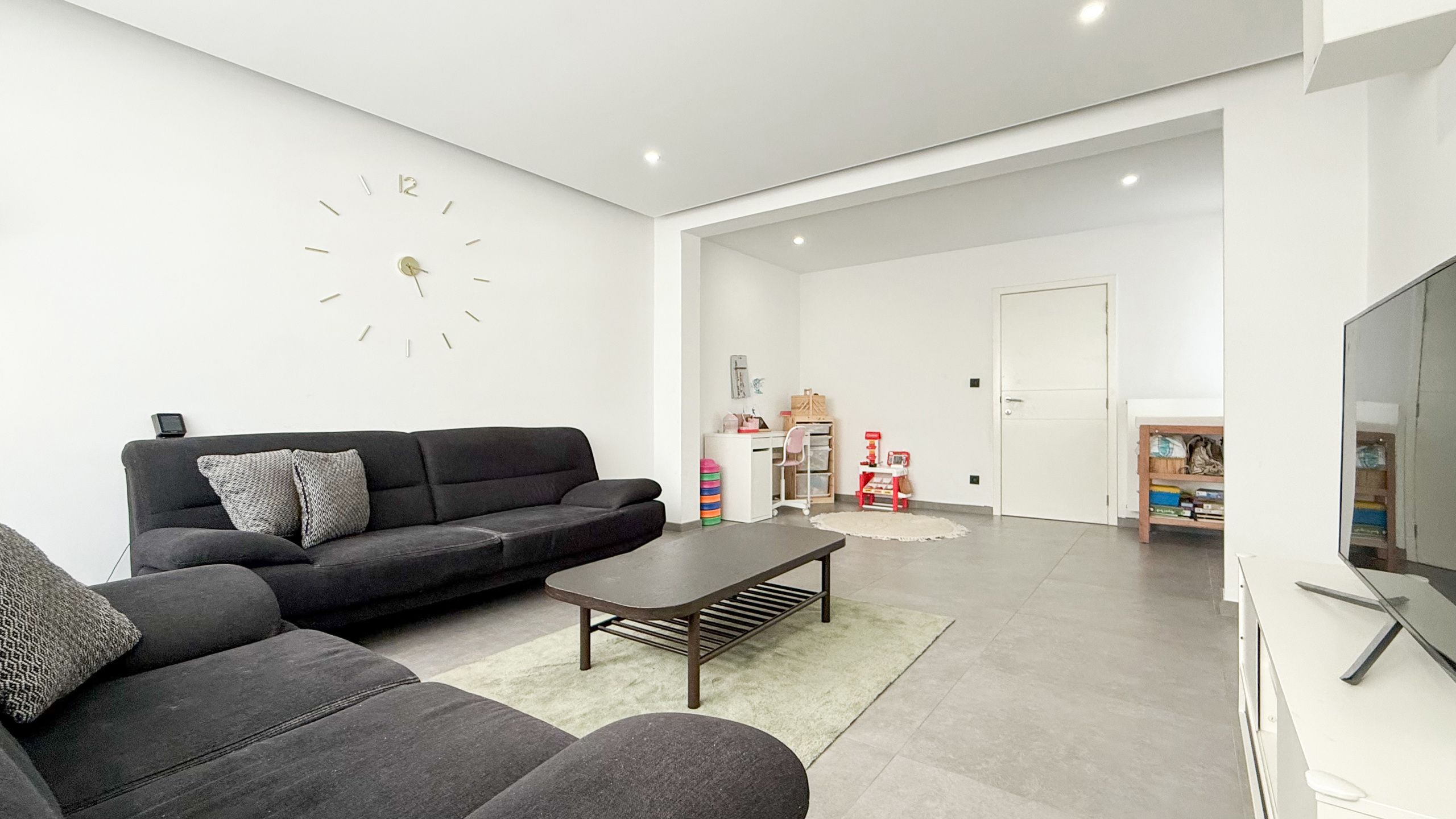 Instapklare halfopen bebouwing op topligging dicht aan natuurzone! foto 11