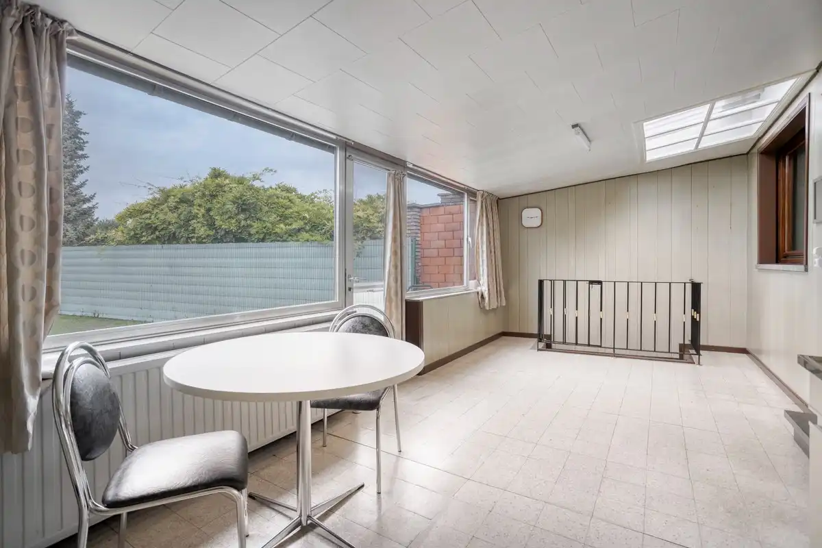 Te renoveren, rustig gelegen, woning met twee slaapkamers foto 7