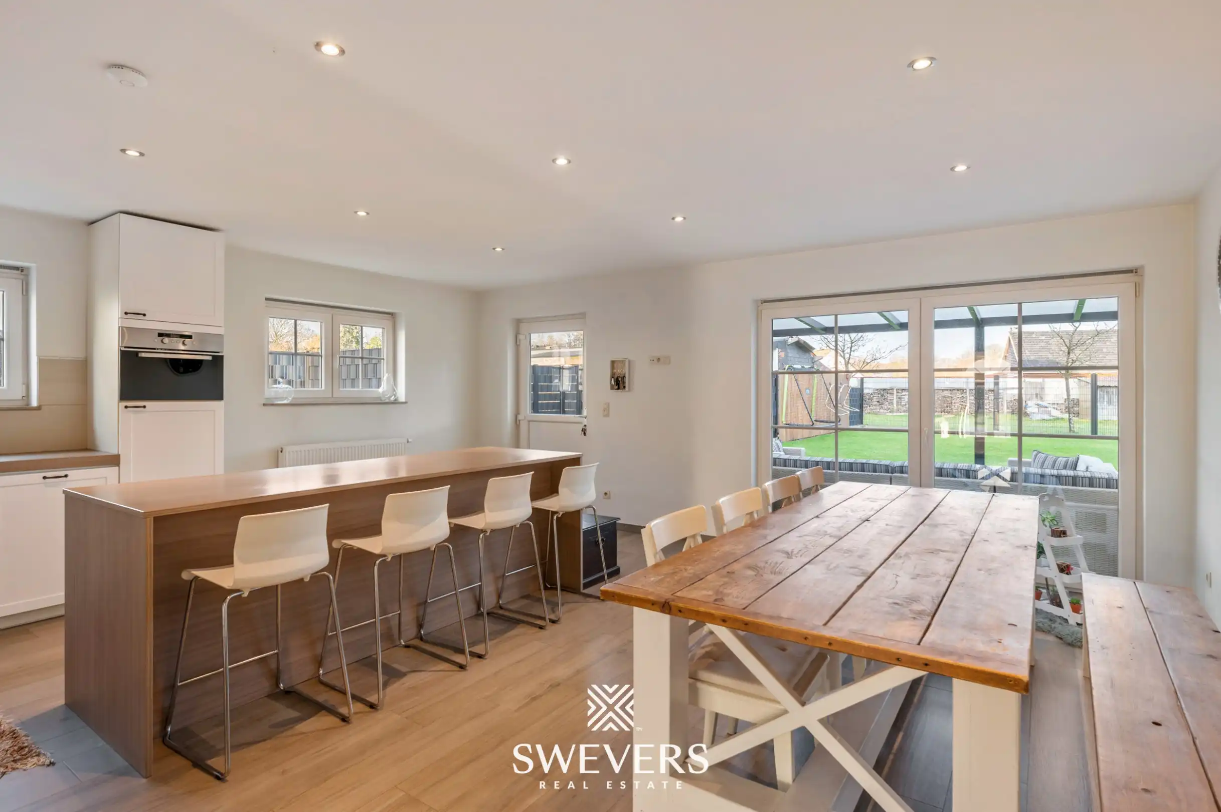 Rustig gelegen energiezuinige halfopen woning met 6 slaapkamers foto 9