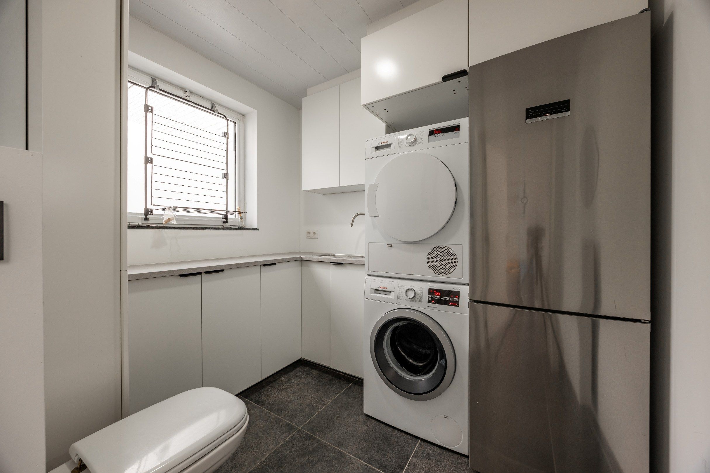 GERENOVEERDE RIJWONING MET TUIN foto 8