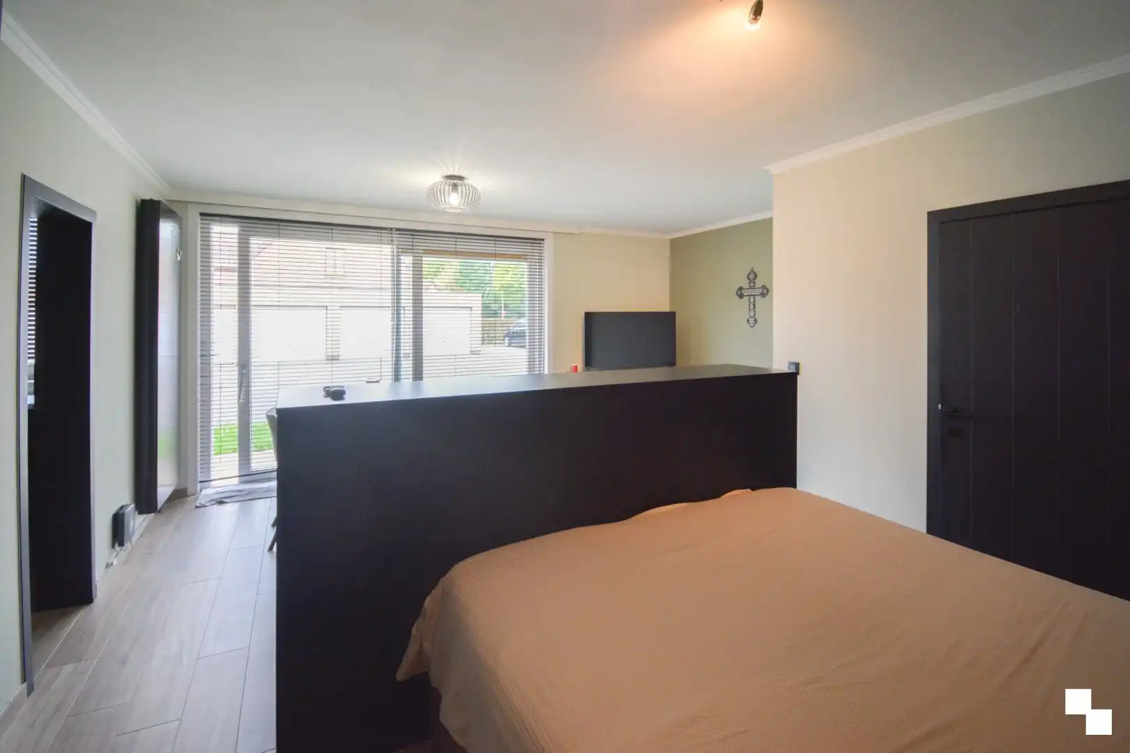Gelijkvloerse studio te Roeselare foto 6