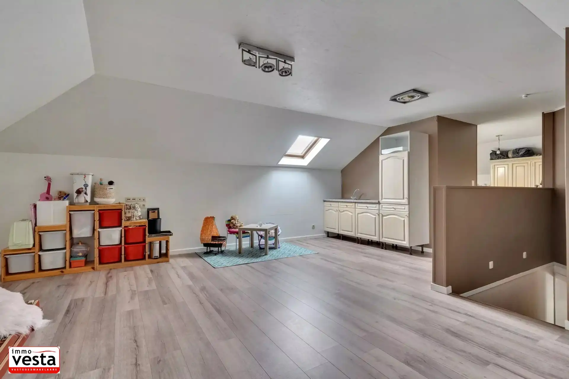 Ruime villa op een goede locatie foto 21