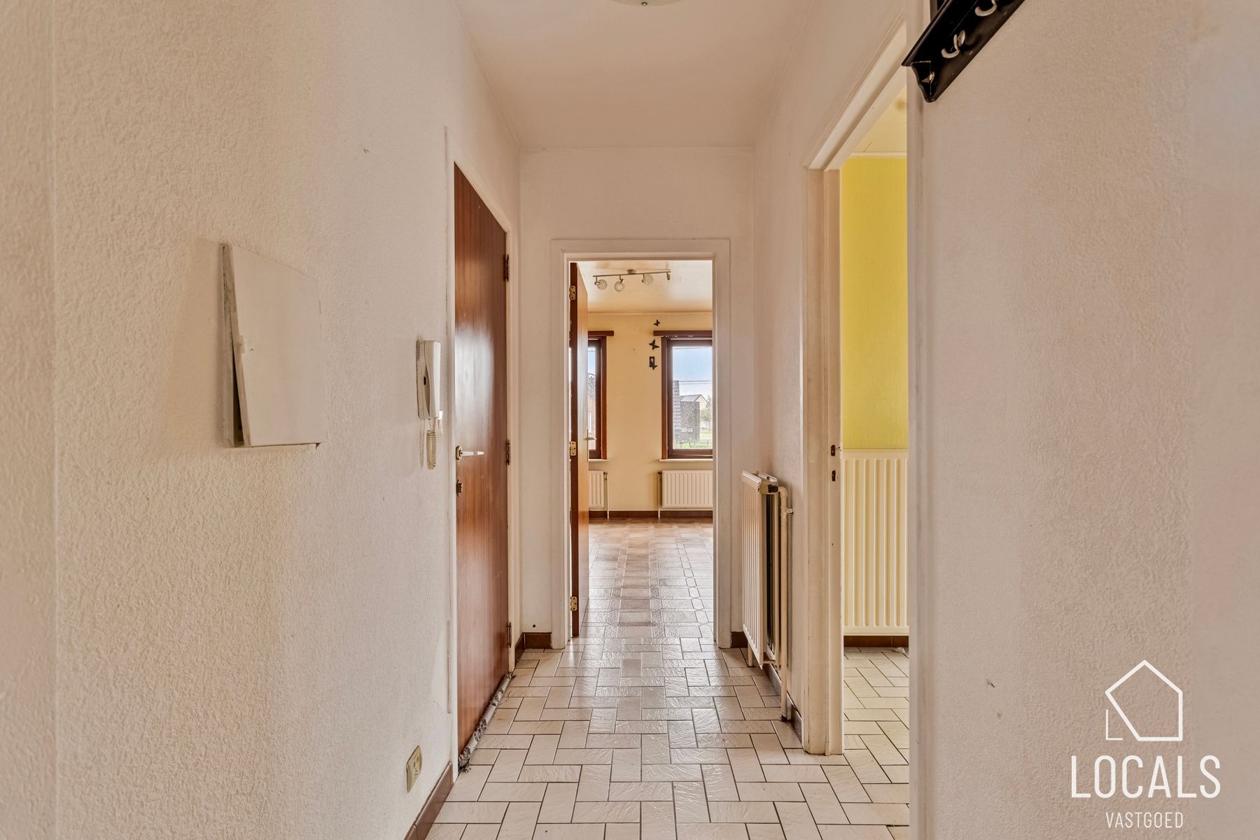 Huis ingericht als 3 appartementen te Denderleeuw foto 11