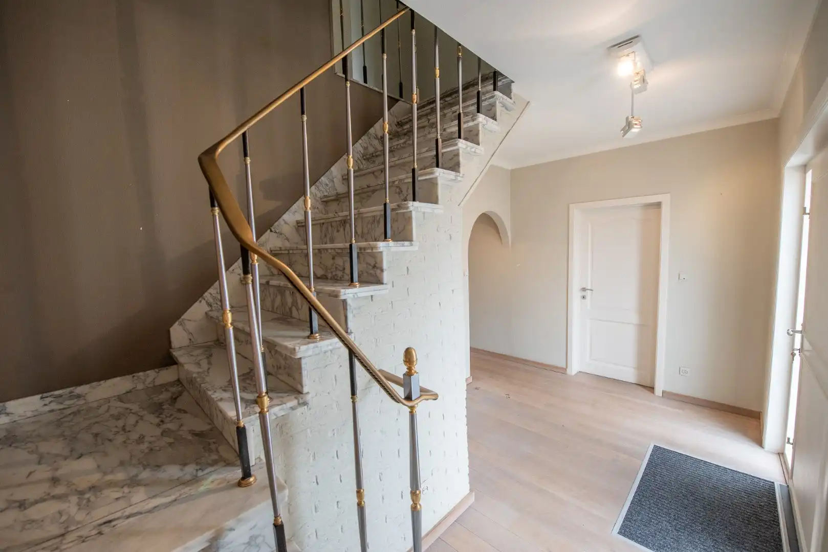 Ruime, open bebouwing te koop met 4 slaapkamers op 696 m² te Zulte foto 4