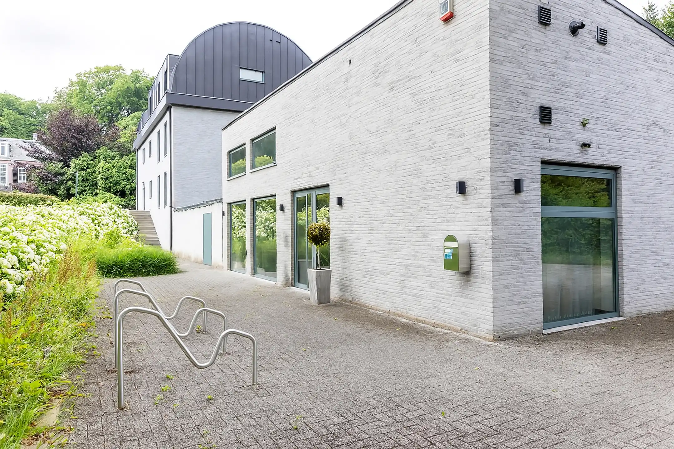 Instapklare kantoor- of praktijkruimte in het hart van Bornem foto 19