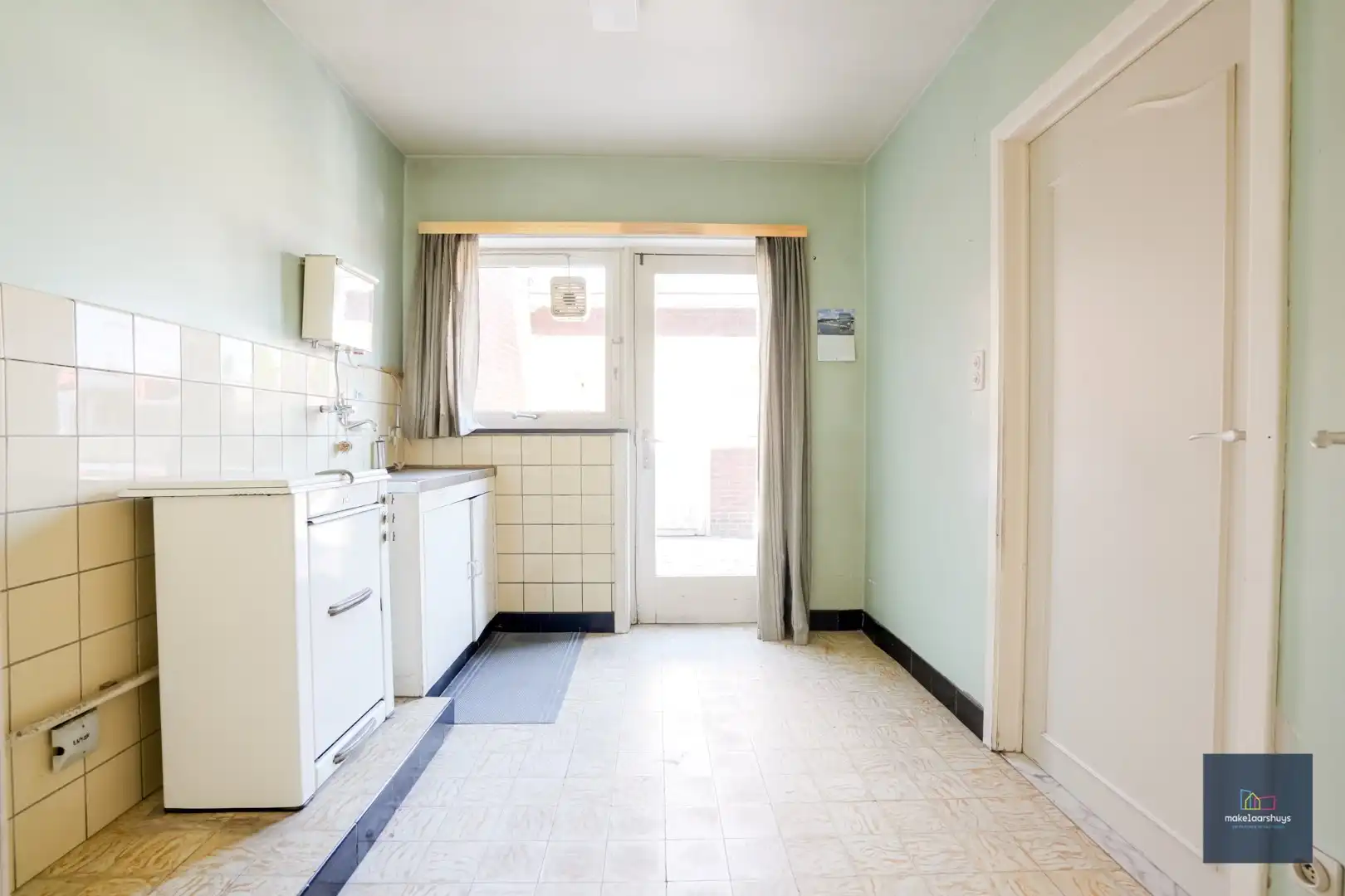 Te renoveren HOB met garage en bijgebouw op een mooi perceel foto 5