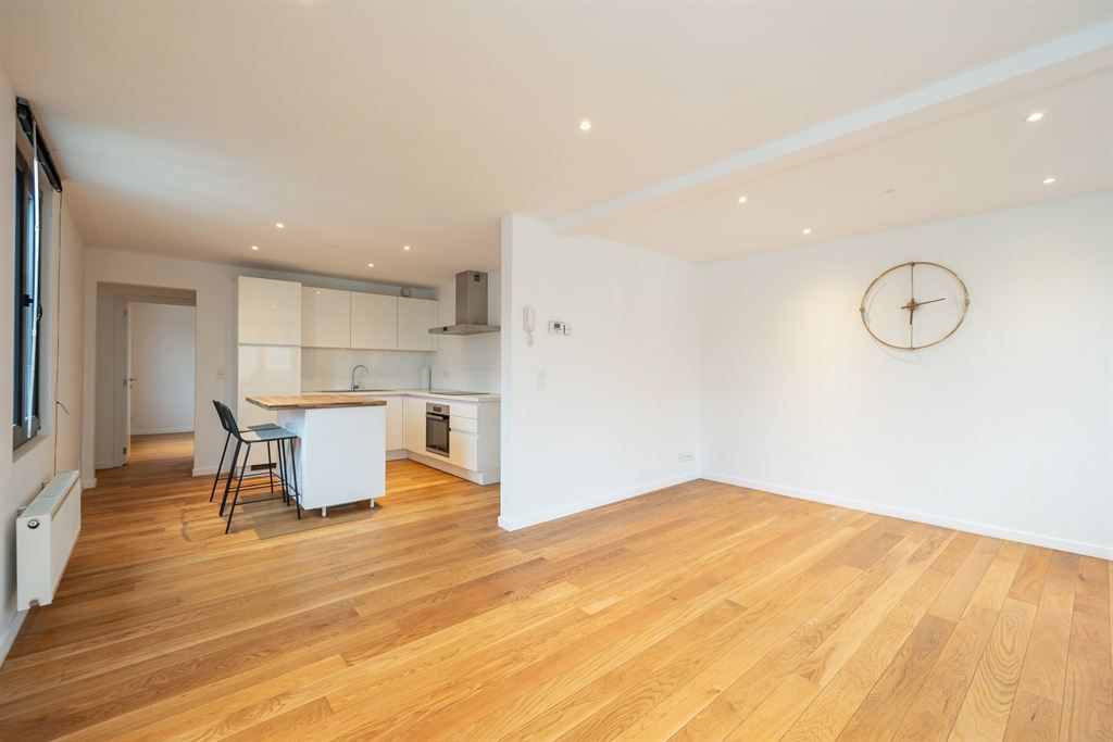 Recent gerenoveerd hoekappartement foto 2