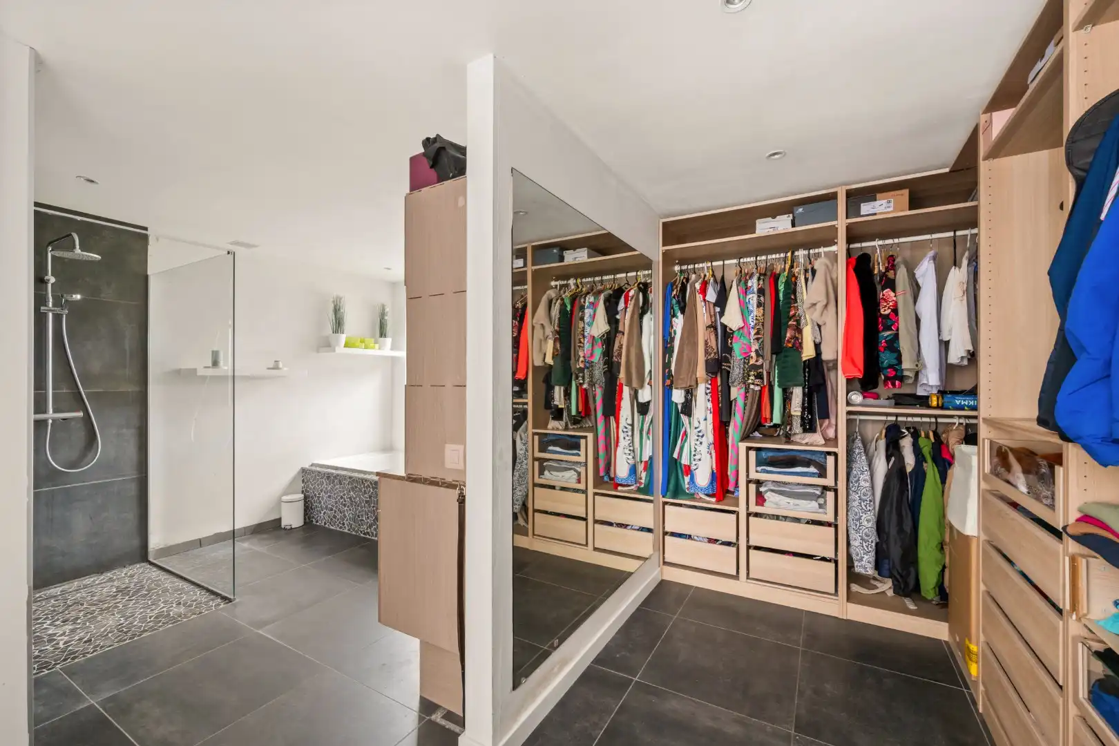 Instapklare halfopen woning met garage, tuin en bijgebouw in Moorsele foto 17