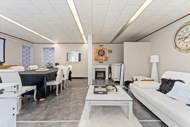 Ruime gezinswoning met 5 slaapkamers, handelsruimte en tal van mogelijkheden in het centrum van Kachtem foto 2