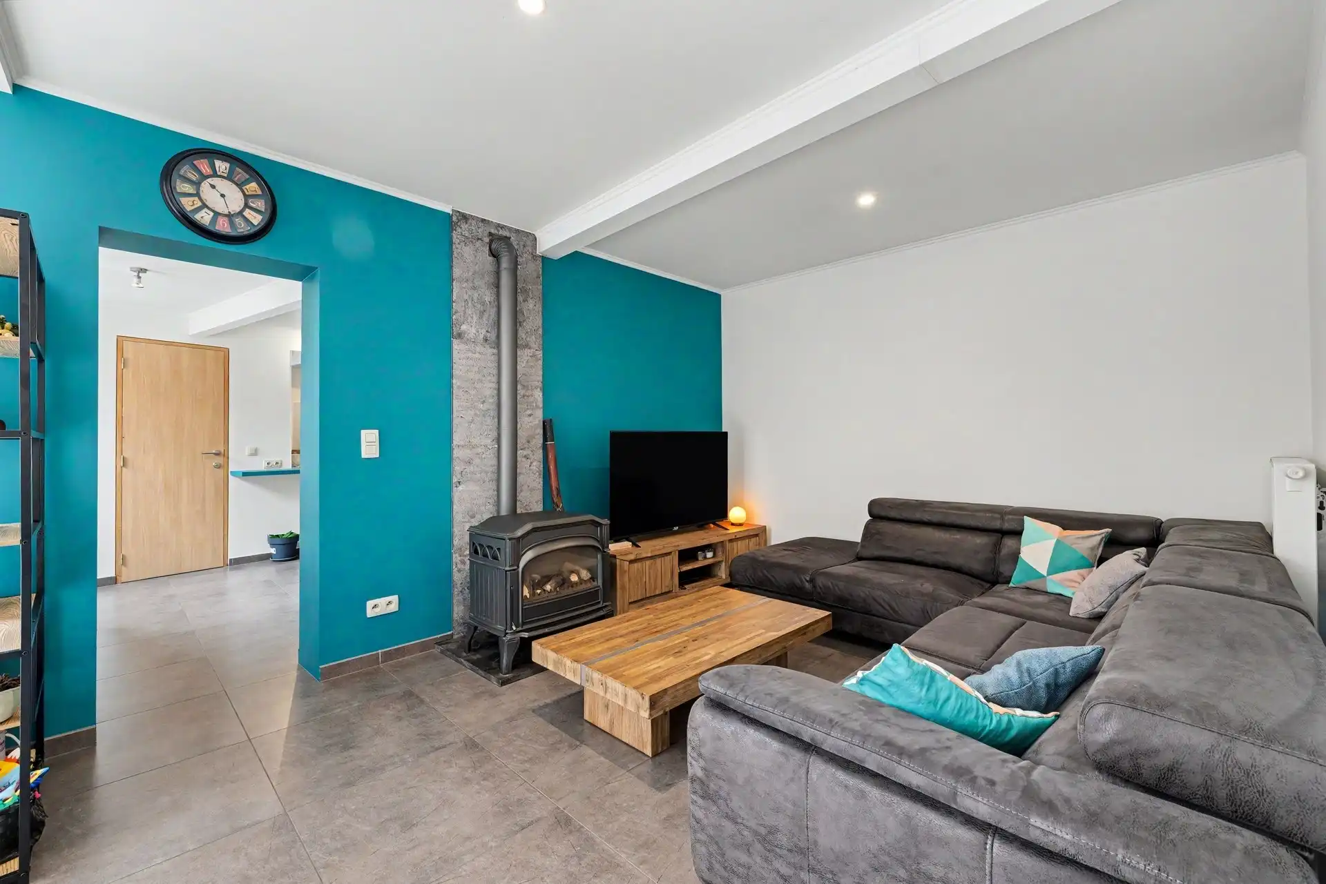 Instapklare woning met 2 slaapkamers en garage vlak bij het centrum van Stekene foto 2