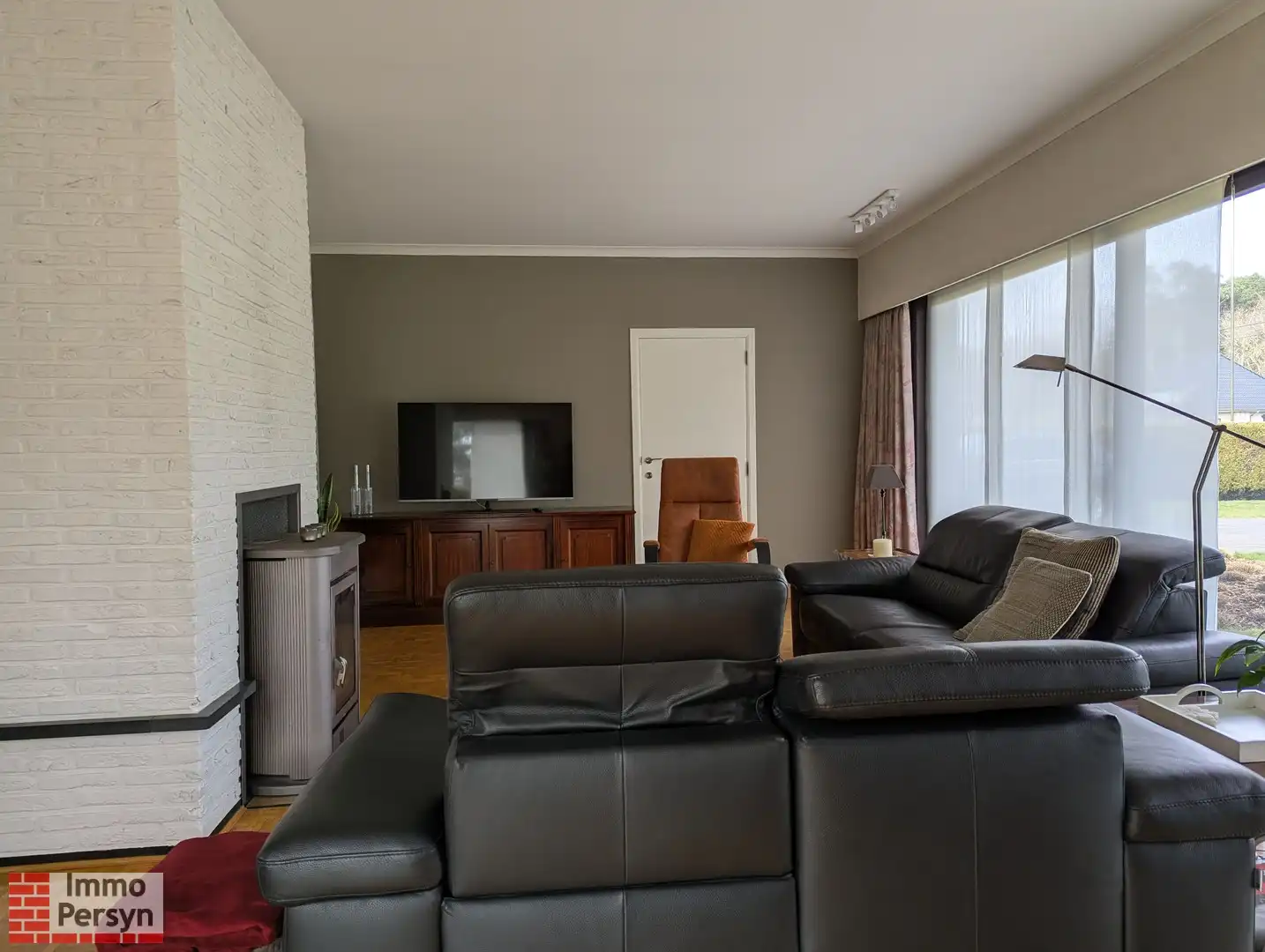 Ruime woning midden in een groene omgeving foto 9