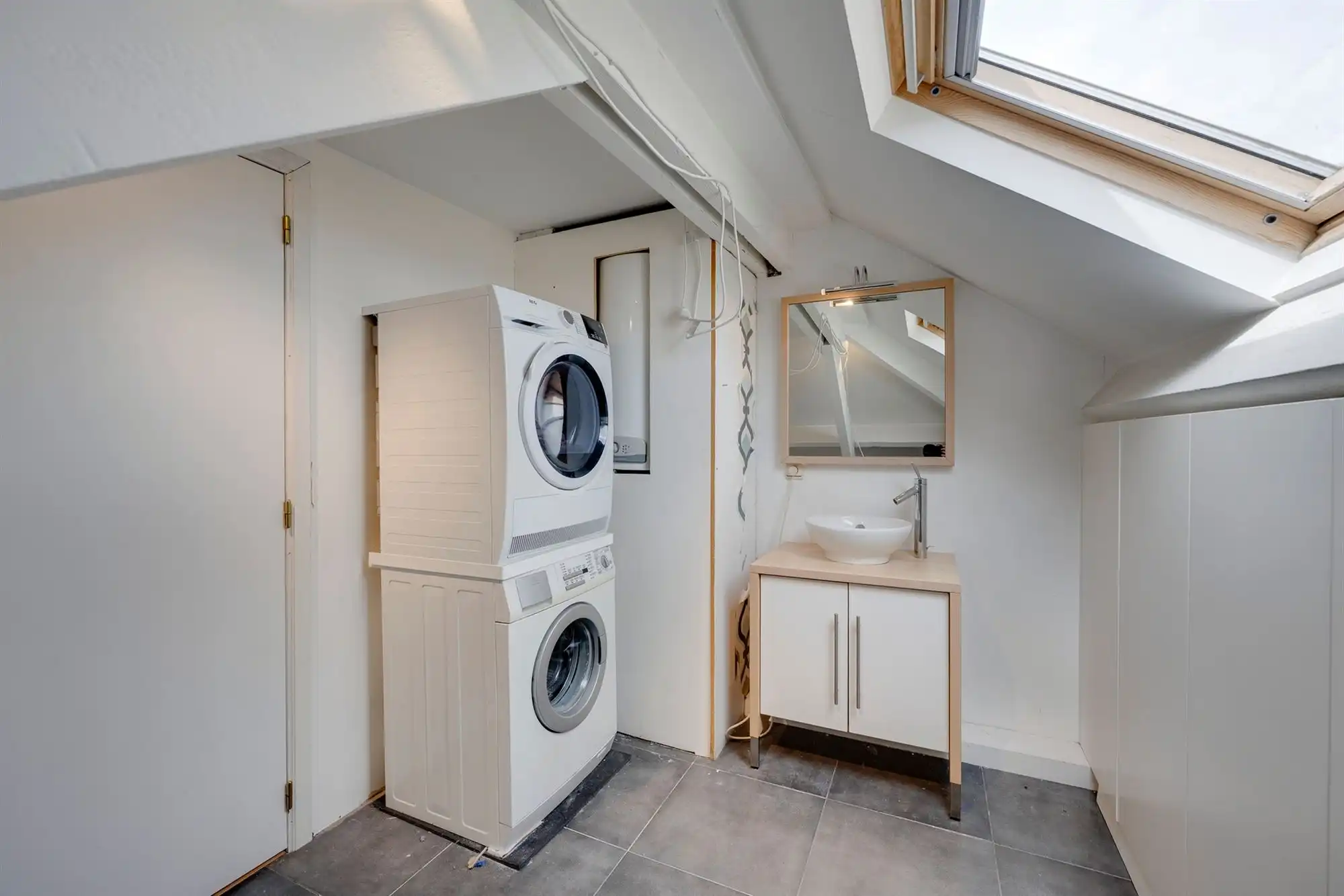 Sfeervolle halfopen woning nabij het dorpshart foto 34