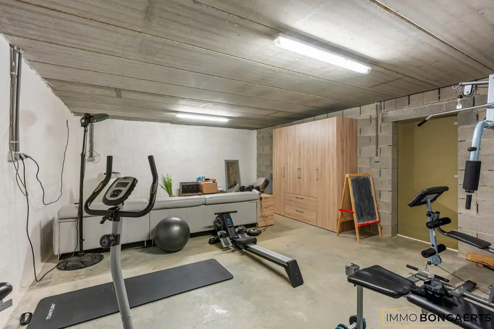 Ruime woning met 3 slaapkamers  foto 32