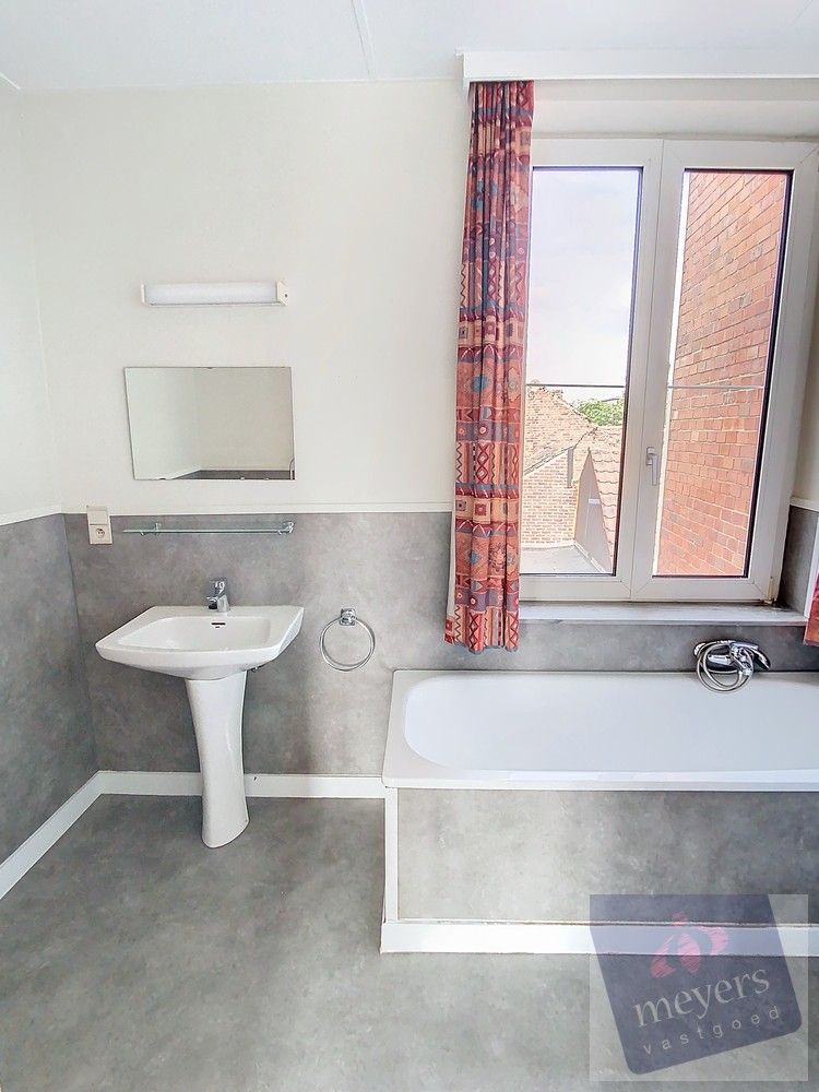 Veelzijdige eengezinswoning met potentieel voor praktijkruimte foto 15