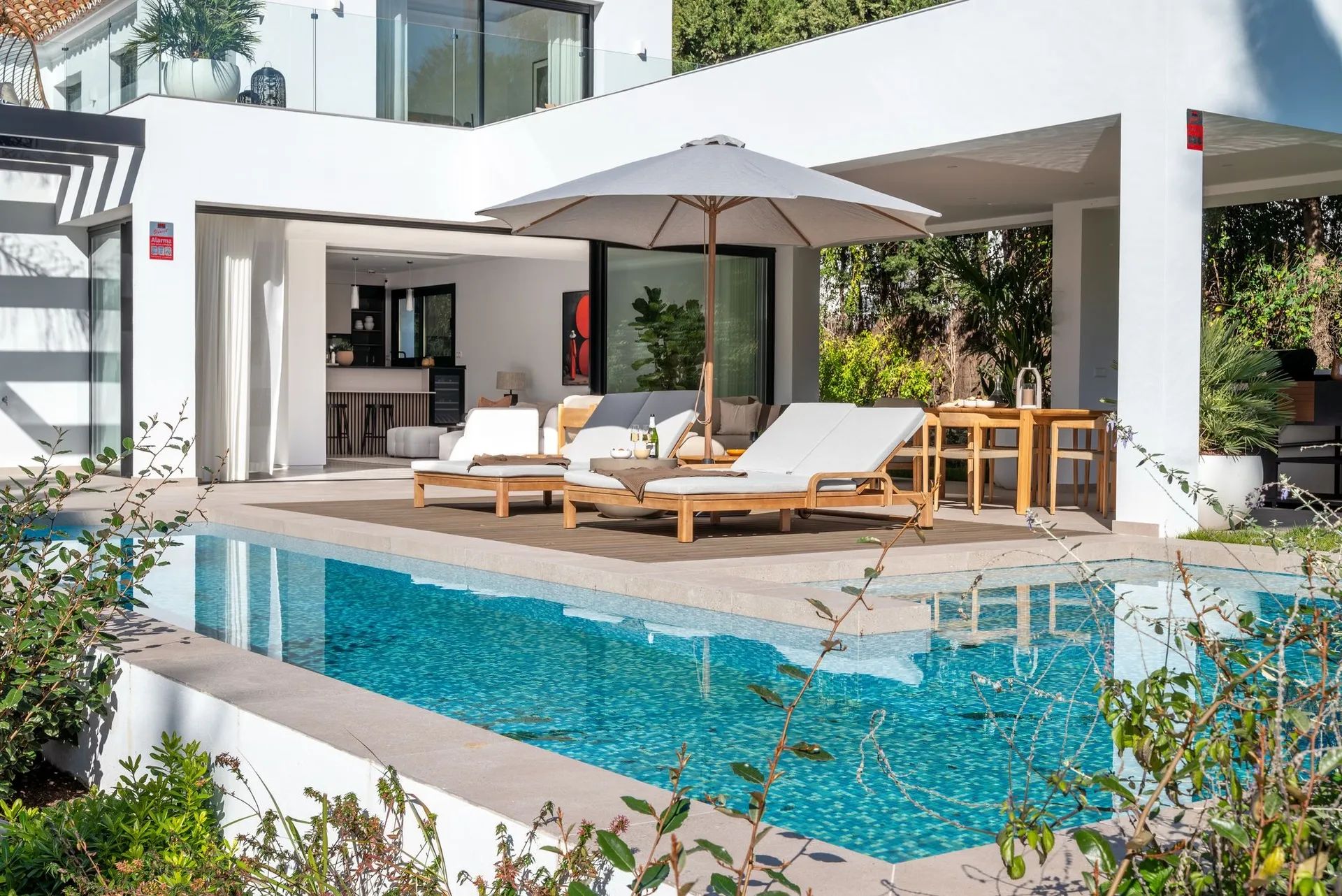 Exclusieve leefstijl in El Paraíso – waar modern design en luxe elkaar ontmoeten foto 23