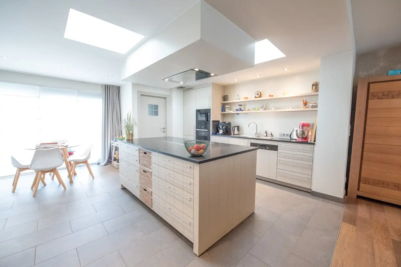 Gerenoveerde gezinswoning met 3 slaapkamers en tuin in Gentbrugge foto 5
