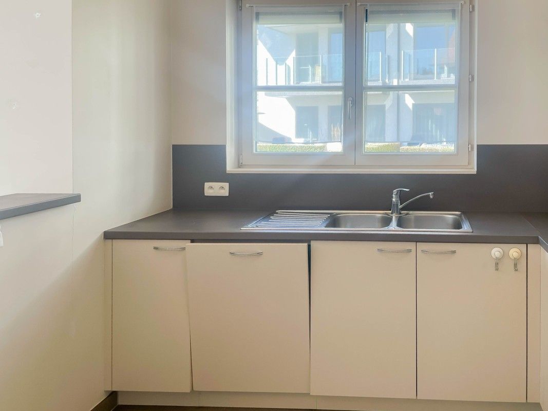 Gezellig gelijkvloers appartement met 2 slaapkamers, zonnige tuin en garage in Sint-Idesbald (Koksijde) foto 7