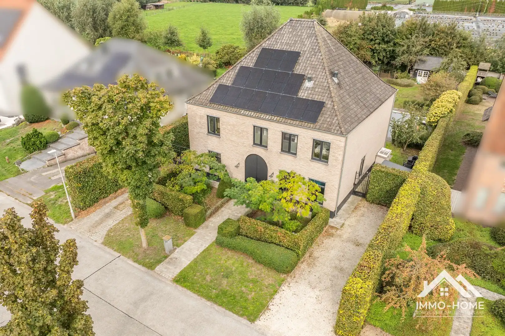Riante villa op toplocatie in Lochristi!  foto {{pictureIndex}}